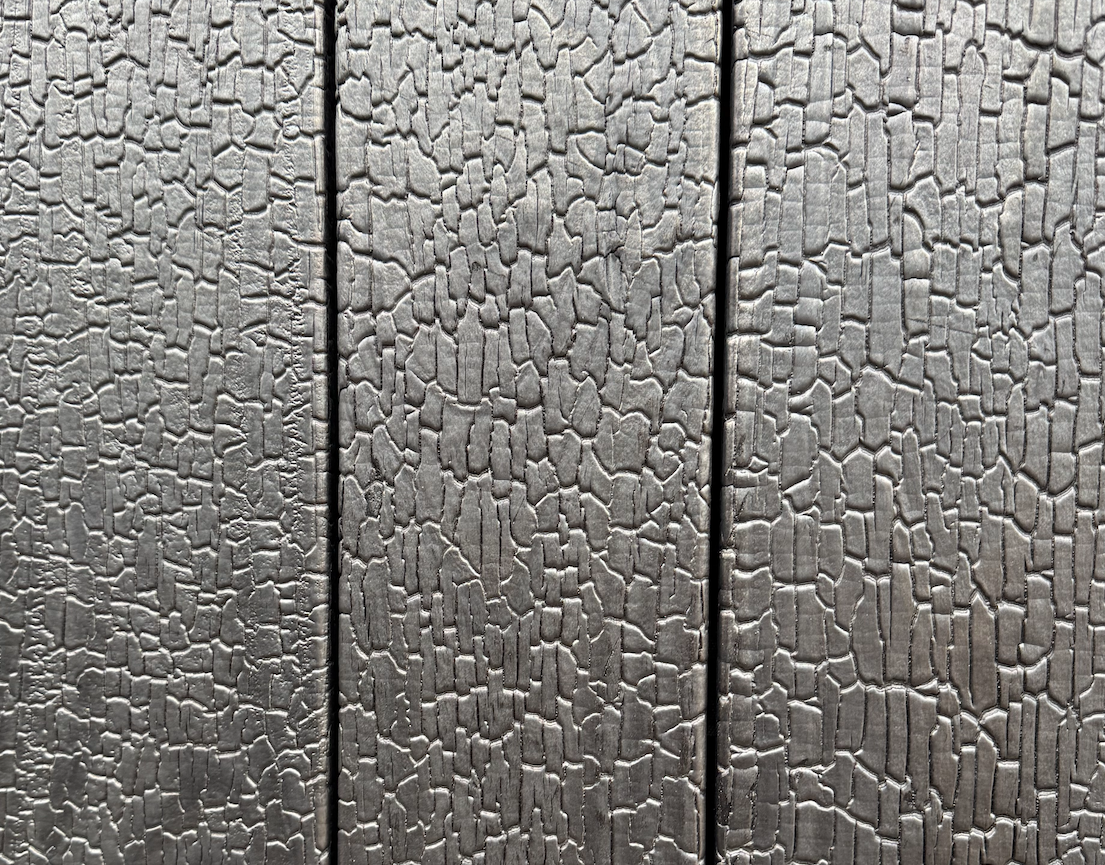 Holzverkleidung - gebranntes Lärchenholz